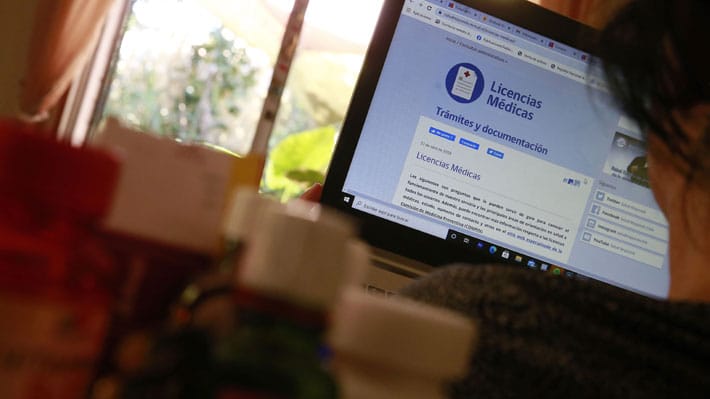 UN AÑO DEL MAYOR PORTONAZO AL FISCO EN LA HISTORIA DEL ESTADO CHILENO: 35.585 LICENCIAS FRAUDULENTAS, 29.270 FUNCIONARIOS INVOLUCRADOS Y SOLO 262 DESTITUIDOS