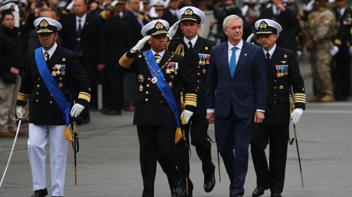 KAST EN VALPARAÍSO: EL PRESIDENTE QUE CHILE NECESITABA RINDE HOMENAJE A LOS HÉROES QUE LA IZQUIERDA NUNCA SUPO HONRAR