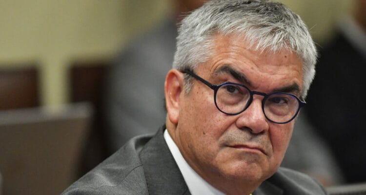 EL JEFE DE LOS PATUOS: MARIO MARCEL ENTRA EN ESCENA PARA RESPALDAR A GRAU Y DEFENDER EL DESCALABRO DE LA DEUDA PÚBLICA DEL ANTERIOR RÉGIMEN