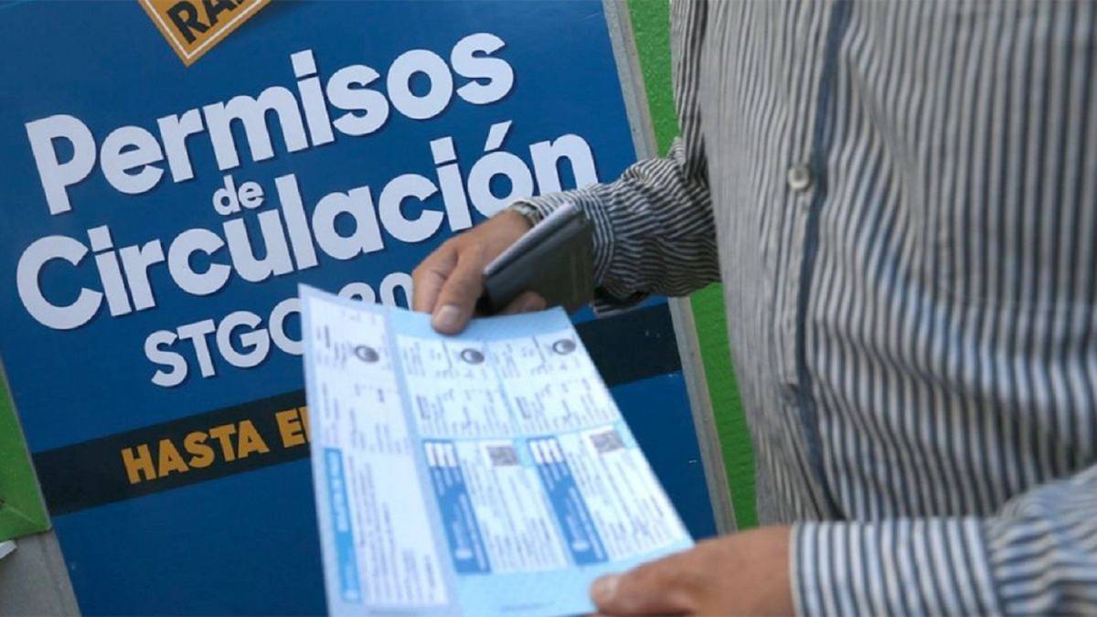 HASTA CUANDO ABUSAN LAS MUNICIPALIDADES: CONTRALORÍA DETECTÓ QUE 322 COMUNAS ENTREGARON MÁS DE 146 MIL PERMISOS DE CIRCULACIÓN IRREGULARES A DEUDORES CON MULTAS IMPAGAS — Y ENCIMA SE LOS DIERON A SUS PROPIOS FUNCIONARIOS