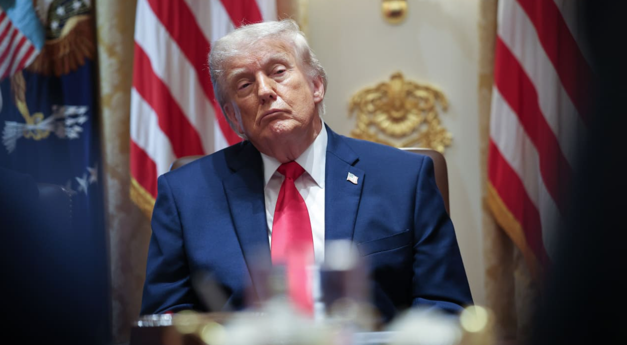 TRUMP DECLARA ALTO EL FUEGO EN EL LÍBANO, IRÁN AMENAZA CON CERRAR ORMUZ Y LAS NEGOCIACIONES NUCLEARES SIGUEN EN EL FILO DE LA NAVAJA