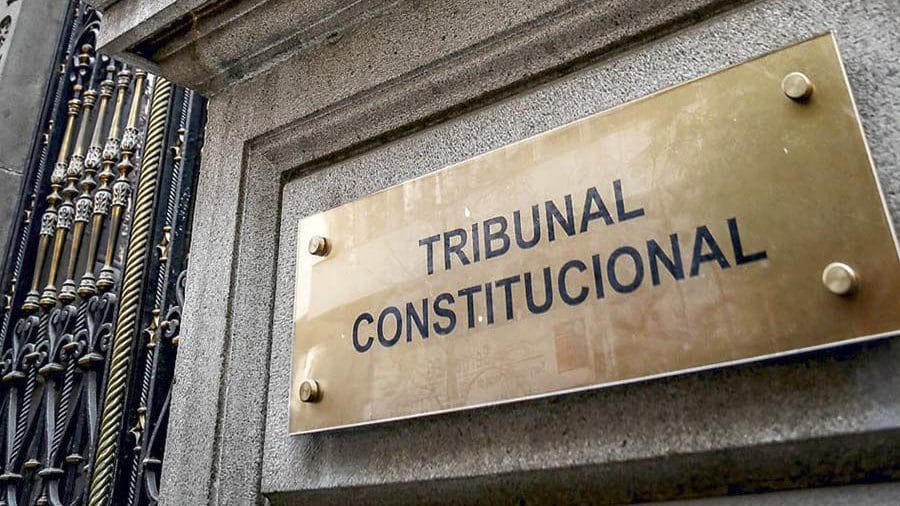 GANAN LA IZQUIERDA Y LOS DELINCUENTES CON ESTO: EL TC DESTRUYE EL CORAZÓN DE ESCUELAS PROTEGIDAS Y DECLARA INCONSTITUCIONAL QUE LOS CONDENADOS POR DELITOS VIOLENTOS PIERDAN LA GRATUIDAD