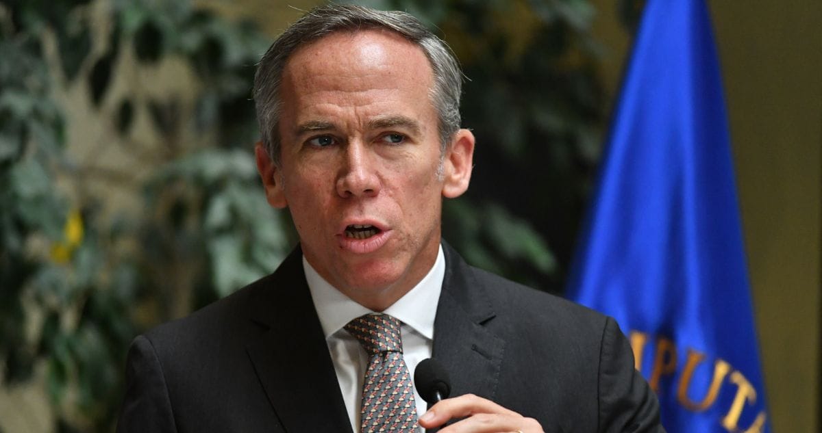 ALESSANDRI, DERECHITA COBARDE: EL PRESIDENTE DE LA CÁMARA MATIZA LA LEALTAD A KAST JUSTO CUANDO EL PROPIO PRESIDENTE PEDÍA UNIDAD EN EL CONSEJO SOCIAL DE LA UDI