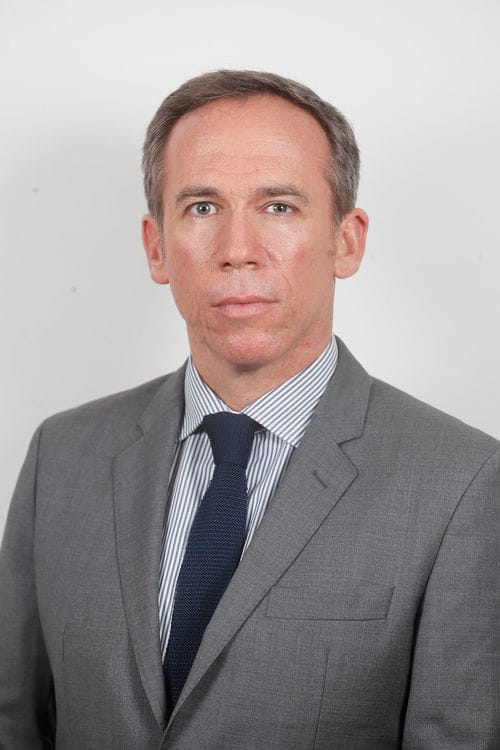 ALESSANDRI PRESIONA A LA CONTRALORÍA TRAS EL DICTAMEN QUE HUNDIÓ A STEINERT: "EL PODER POLÍTICO ESTÁ EN LOS CIUDADANOS ELECTOS"