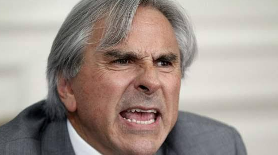 RASPADO DE OLLA, FELÓN, TRÁNSFUGA, CHAQUETERO — ¿CUÁL DE TODOS, O TODOS, LE IDENTIFICAN? MOREIRA VUELVE A ENCENDER LA GUERRA INTERNA DE LA DERECHA A DÍAS DEL DESAYUNO DE UNIDAD DE KAST