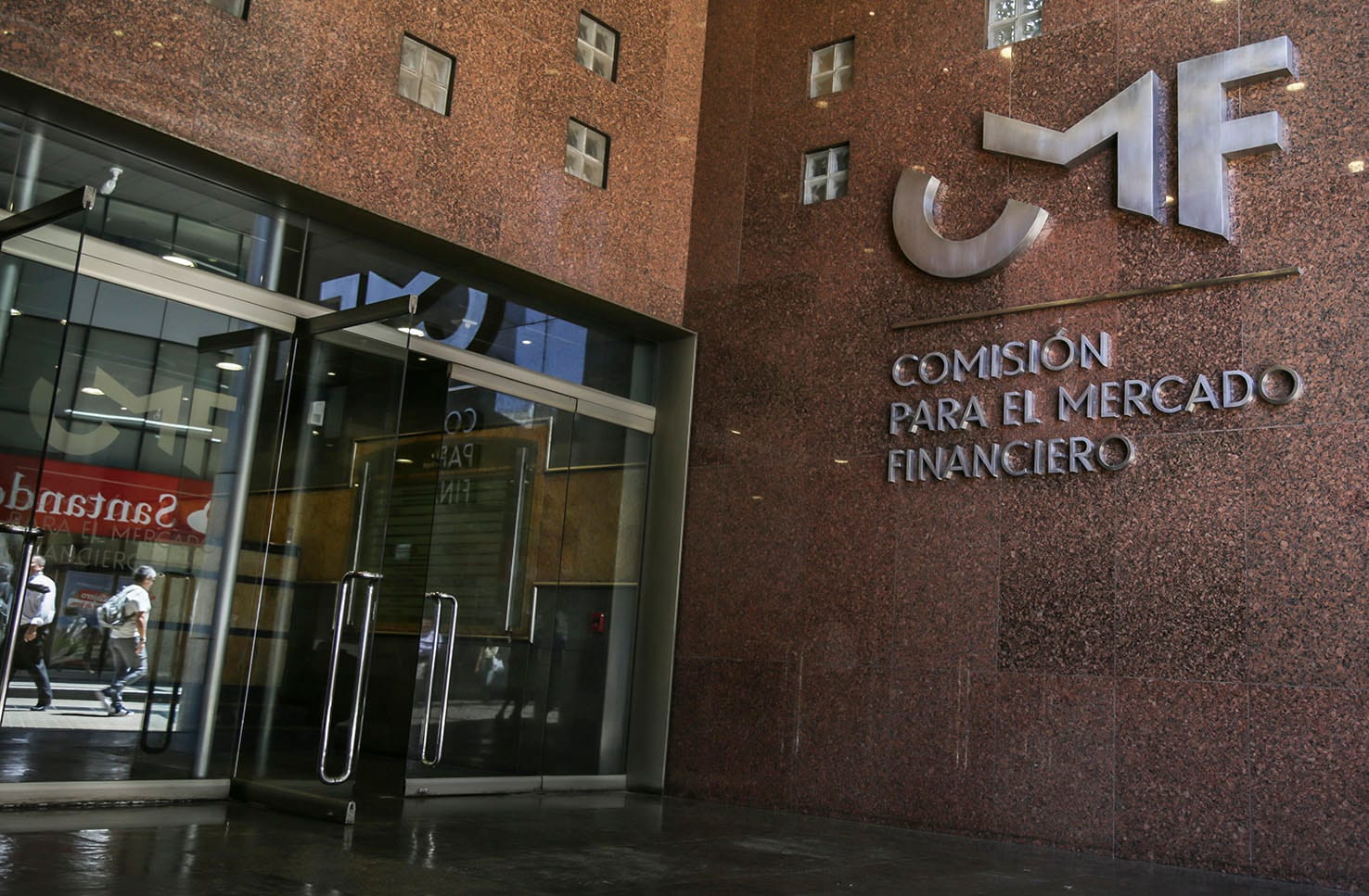 LOS MERCADOS CELEBRAN EL IMACEC, PERO LOS PROPIOS ANALISTAS ADVIERTEN QUE UN SOLO DATO NO CAMBIA LA TENDENCIA