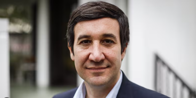 NO DESTIÑEN, SIEMPRE CON UN PALITO TRANCANDO LA RUEDA: LA UDI SE DESMARCA DE LA REFORMA CONSTITUCIONAL DE SEGURIDAD, JUSTO CUANDO SE PRESENTABA COMO "EL PARTIDO MÁS LEAL"