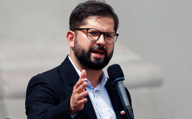 BORIC MINTIÓ, UNA VEZ MÁS: LOS PROPIOS AFECTADOS DEL CASO "CABLE CHINO" DESMIENTEN A NEW YORK TIMES LA VERSIÓN QUE EL EXPRESIDENTE SOSTUVO HASTA EL ÚLTIMO DÍA DE SU MANDATO