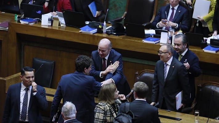 LA CÁMARA APRUEBA LOS TRES VETOS DE KAST A LA MEGARREFORMA EN UNA TENSA SESIÓN, CON ABUCHEOS Y UN CRUCE QUE OBLIGÓ A LLAMAR AL ORDEN
