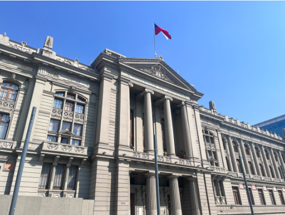 EL TC LES TIRÓ UN SALVAVIDAS A CINCO, Y DANIEL URRUTIA RECUSA A LOS JUECES QUE NO LE CONVIENEN: LA MANIOBRA CORPORATIVA PARA LAVAR LA IMAGEN DE LOS MAGISTRADOS INVESTIGADOS