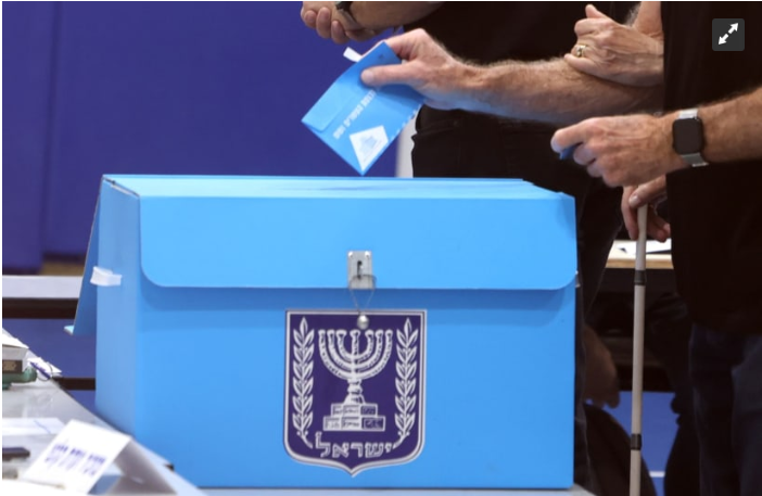 ISRAEL VOTA LA 26ª KNESSET CON UNA CARRERA REÑIDA, UN BLOQUEO COMO ESCENARIO PREVISTO Y UN PRESIDENTE QUE YA ADVIRTIÓ QUE NADIE DECIDIRÁ POR ÉL