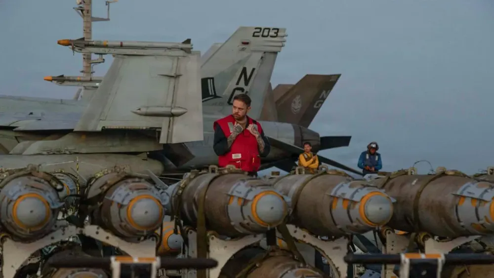 INTERDICCIÓN ADELANTADA EN EL GOLFO: ESTADOS UNIDOS DESTRUYE BUQUES MINADORES DEL CGRI Y UNA BASE DE MISILES EN BANDAR ABBAS EN PLENA TREGUA post image