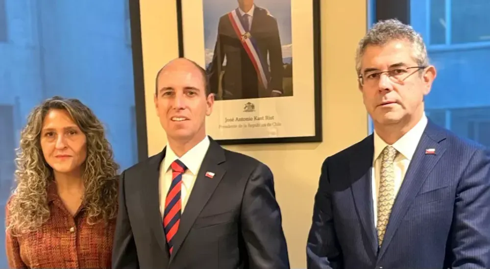 EL EQUIPO DE ARRAU: 11 ASESORES DE CONFIANZA, MADRUGADA DEL PRIMER DÍA Y UN MENSAJE CLARO — ESTE MINISTERIO SE ADMINISTRA DE OTRA MANERA post image