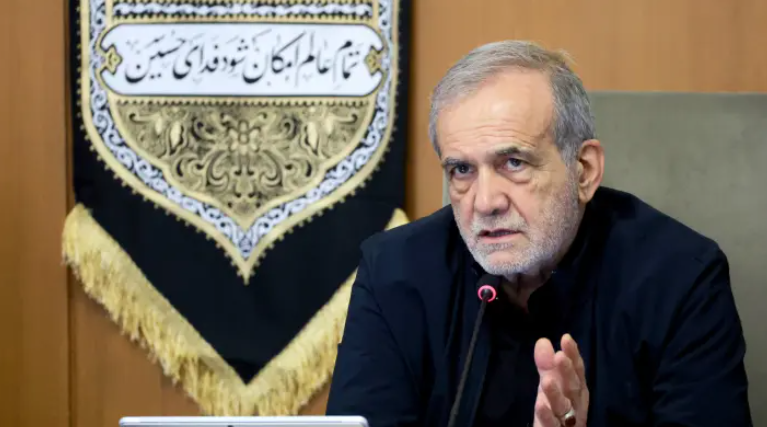 COLAPSO EN LA CÚPULA DE TEHERÁN: EL PRESIDENTE PAZAKHIAN SOLICITA SU RENUNCIA ANTE MOJTABA KHAMENEI Y DENUNCIA EL CONTROL TOTAL DE LA GUARDIA REVOLUCIONARIA post image