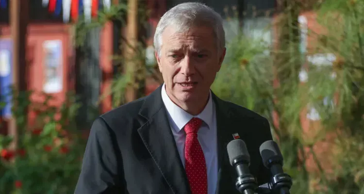 ¡HAY QUE SER PATUOS!: LA MEDIOCRE OPOSICIÓN LE EXIGE AL PRESIDENTE KAST UNA CUENTA PÚBLICA "SIN DATOS FALSOS" MIENTRAS EL GOBIERNO LES DESTAPA EL SAQUEO FISCAL DE LOS US$ 9.200 MILLONES post image