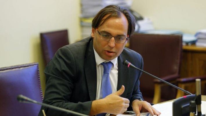 LA CRISIS DE LA BILLETERA FISCAL: MATÍAS ACEVEDO DESENMASCARA EL MAQUILLAJE FINANCIERO DEL ANTERIOR RÉGIMEN Y ENCIENDE LAS ALARMAS DE DEFAULT EN SANTIAGO post image