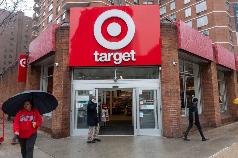 TARGET REPORTA HOY — "DE USAR IA A FUNCIONAR SOBRE IA" · ¿PUEDE SALVAR AL CONSUMIDOR AMERICANO DONDE WALMART FALLÓ? post image