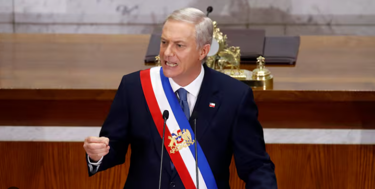 EL "MACRI CHILENO" Y LA CLAUDICACIÓN LEGISLATIVA: LA MEDIOCRE OPOSICIÓN DE LA DERECHITA COBARDE DEJA EN LA IMPUNIDAD EL DESASTRE DE BORIC post image