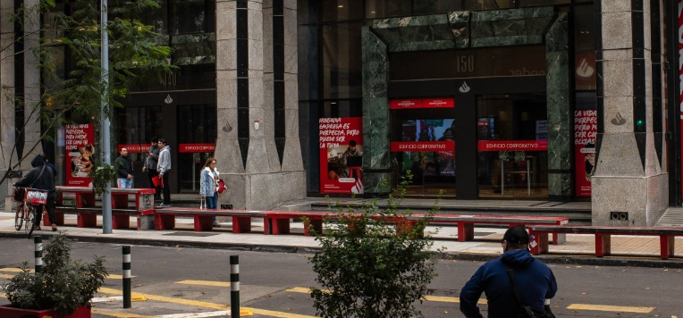 HASTA DONDE AVANZÓ LA CORRUPCIÓN: EL TREN DE ARAGUA TENÍA EJECUTIVOS DENTRO DE BANCOESTADO Y SANTANDER post image