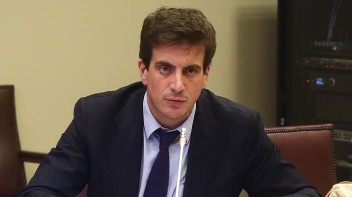 ESTO TIENE UN NOMBRE Y EMPIEZA CON "M": SCHALPER SE SUMA A LOS DISIDENTES DE RN CONTRA LA AC A GRAU, Y LA DERECHITA COBARDE YA TIENE SEIS VOTOS PROPIOS post image