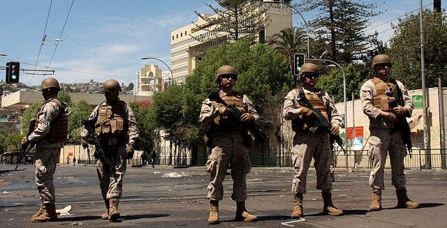 ¿LAS FF.AA. SON ÚTILES PARA ESTO O NO? UN NIÑO DE 12 AÑOS MUERE ARRASTRADO EN UNA ENCERRONA EN SAN BERNARDO Y REACTIVA EL DEBATE SOBRE MILITARES EN LAS CALLES, CON EXPERTOS DIVIDIDOS post image