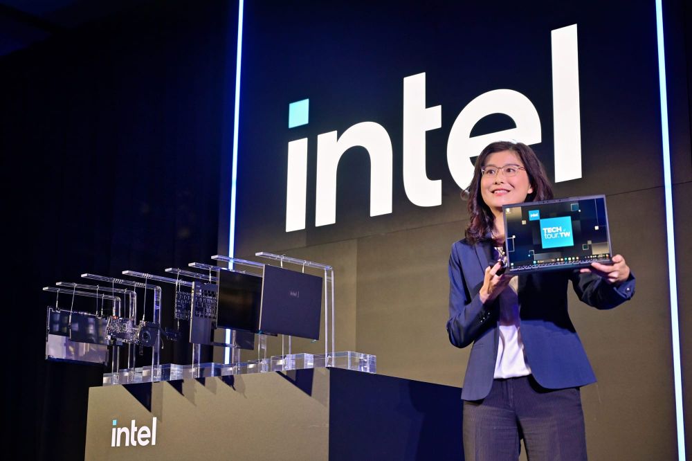 INTEL RESUCITA AL CALOR DE LA IA Y EL EMPUJÓN DE APPLE post image