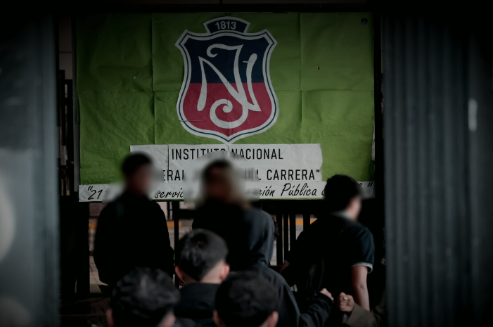 OTRA APRENDIZ DE TERRORISTA: PDI DETIENE A EXALUMNA DEL INSTITUTO NACIONAL QUE AMENAZÓ DE MUERTE A LA RECTORA Y FIJÓ HORA PARA MATARLA post image