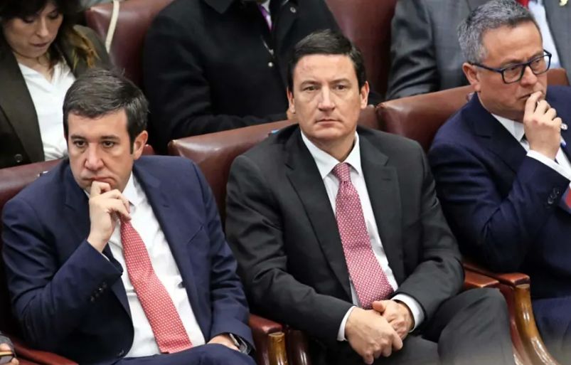 LA UDI Y LOS REPUBLICANOS SE ENFRENTAN POR JUAN PABLO RODRÍGUEZ: SQUELLA LLAMA "INMORAL" AL GOBIERNO Y ALVARADO RESPONDE CON DUREZA post image