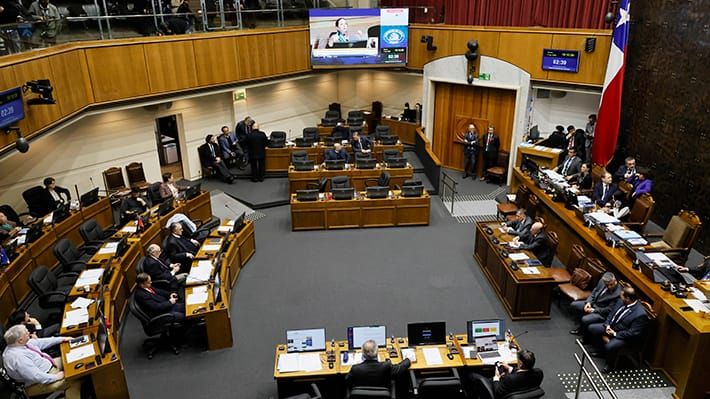LA MEGARREFORMA LLEGA A PUERTO: EL SENADO DESPACHA LA LEY TRAS MESES DE BLOQUEOS, PERO LA GUERRA MUNICIPAL SE TRASLADA AL TRIBUNAL CONSTITUCIONAL post image