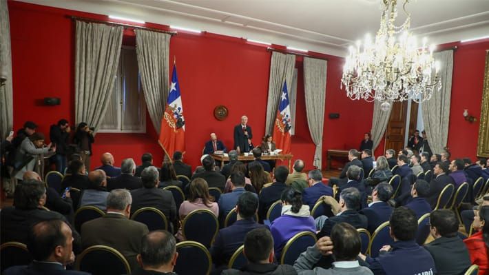 VODANOVIC Y TOLEDO, LOS DE SIEMPRE, ENTRE LOS QUE SE RETIRARON "DECEPCIONADOS" DE LA TENSA REUNIÓN DE KAST CON LOS ALCALDES post image