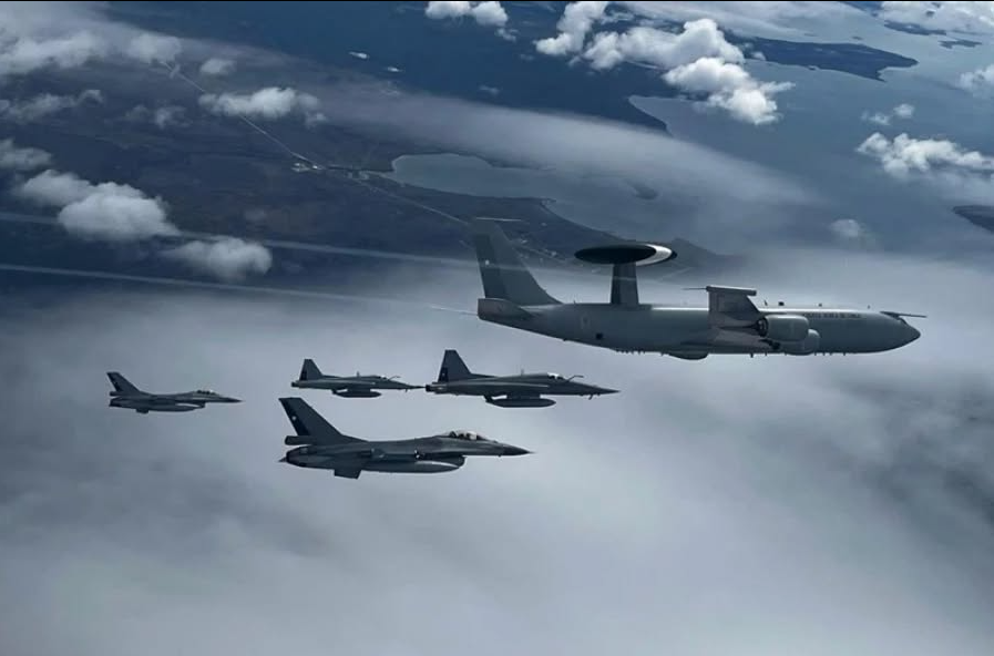 LA FACH ENSAYA LA GUERRA AÉREA COMPLETA: F-16, AVIONES CISTERNA Y RADAR VOLANTE EN EL ADEX XII post image