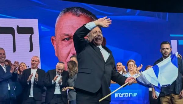 ISRAEL AMANECE EN EMPATE: EL CONTEO DEJA AL BLOQUE DE NETANYAHU EN 54–56 ESCAÑOS, AL DE EISENKOT EN 47–49 Y A LOS PARTIDOS ÁRABES EN 16–19, Y NADIE LLEGA A 61 post image