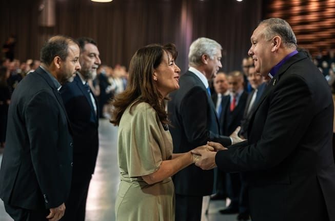 ¿QUÉ ROL JUEGA LA PRIMERA DAMA? PIÁ ADRIASOLA EN LAS REUNIONES POLÍTICAS DE KAST — ENTRE EL ACOMPAÑAMIENTO Y LA INFLUENCIA REAL post image