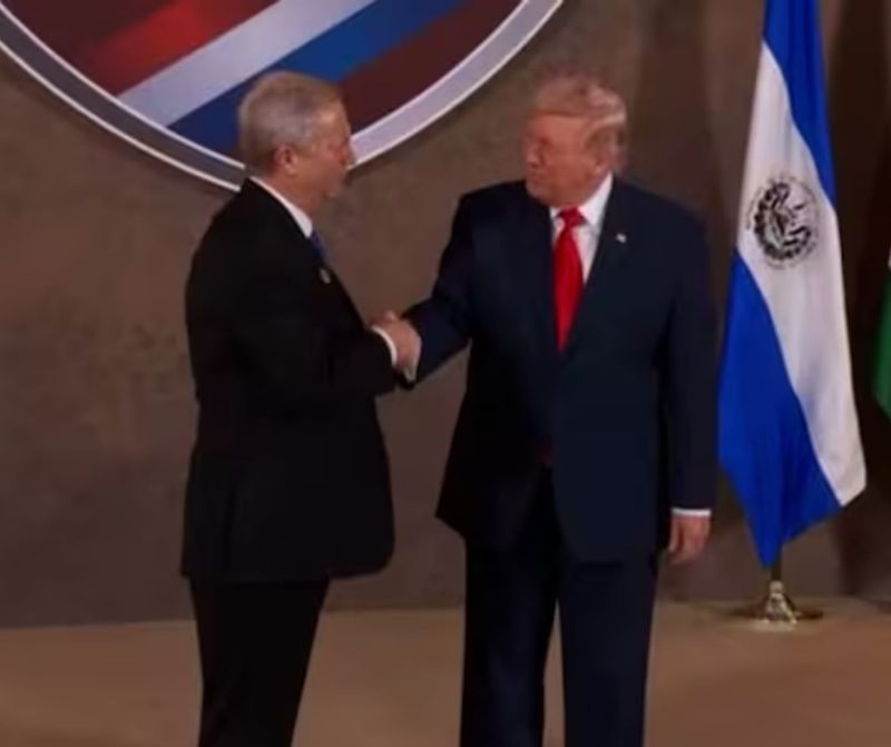 TRUMP GOLPEA A CHILE: EL EMBAJADOR JUDD REGAÑA A MINISTROS Y ESTADOS UNIDOS EXIGE MODIFICAR EL TLC DE HACE 20 AÑOS post image