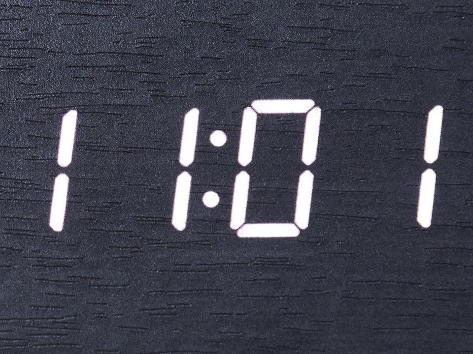 clock showing 11:01