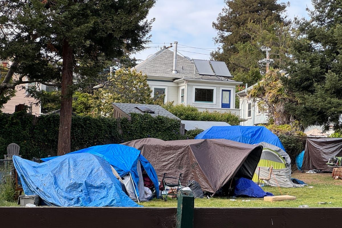 Stalker reports alarm neighbors of homeless camp at city park