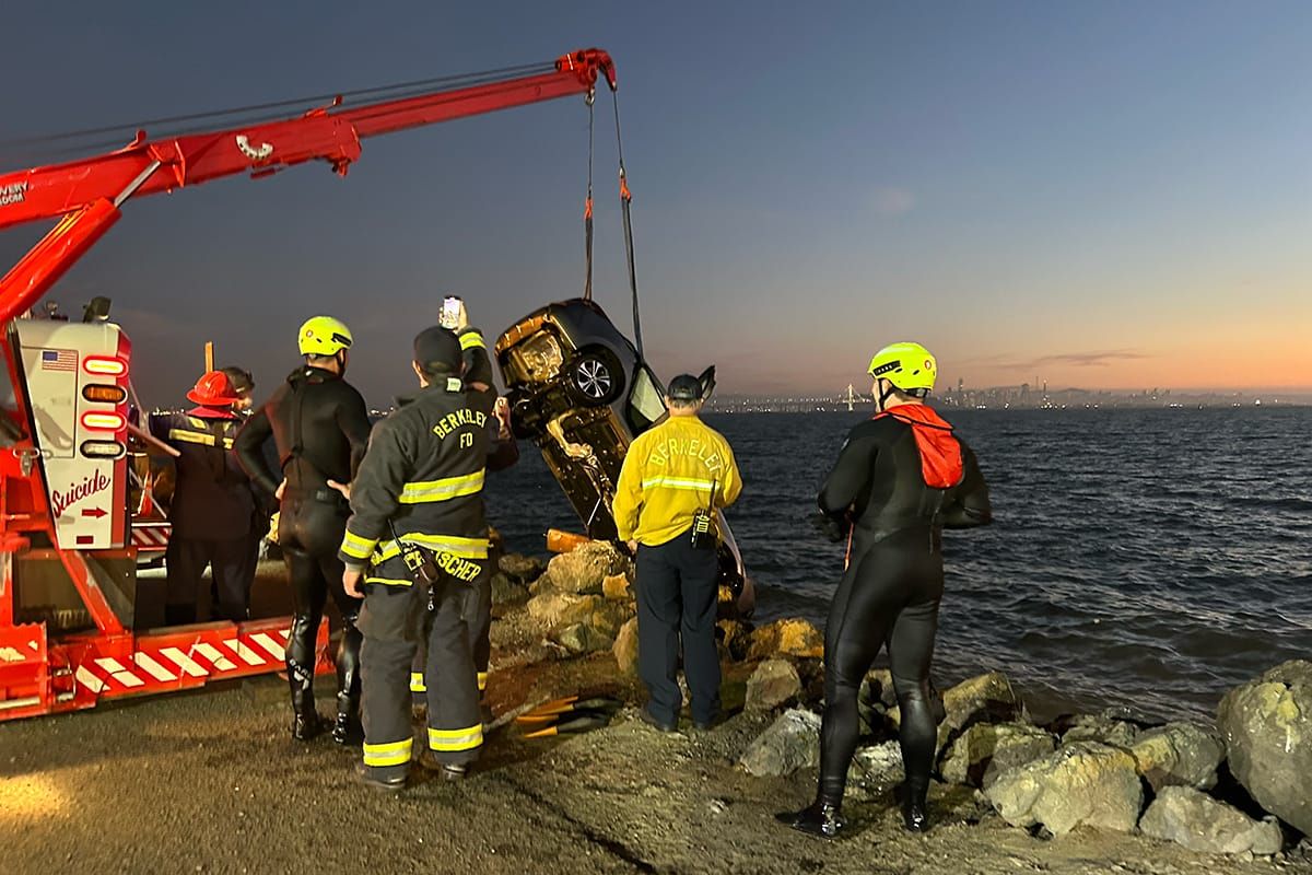 Woman taken for eval after driving into San Francisco Bay