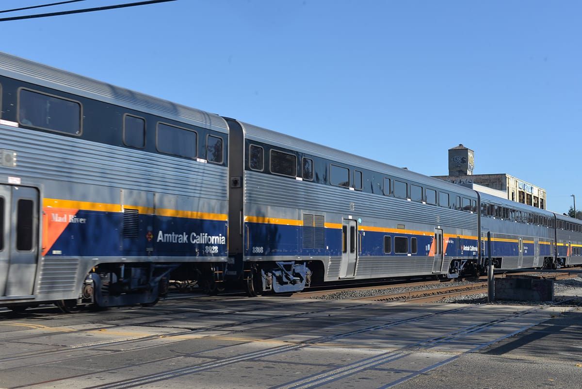 Bomb team investigates items left on Amtrak train in Berkeley