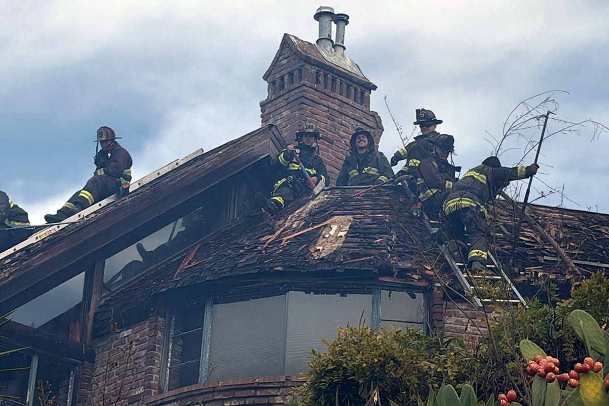 Panoramic Hill fire damages home 35 years after firestorm