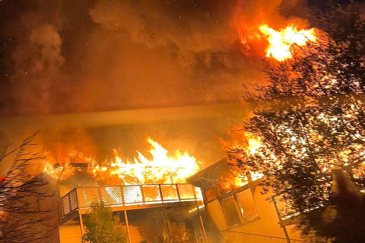 2-alarm fire destroys Shasta Road home in the Berkeley Hills