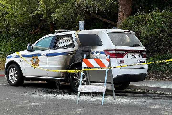 UC Berkeley police car burned, possibly in support of Palestine