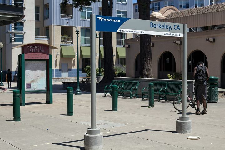 Man struck by Amtrak train in Berkeley