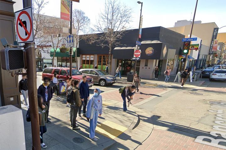 Young man robbed near UC Berkeley by group of 7