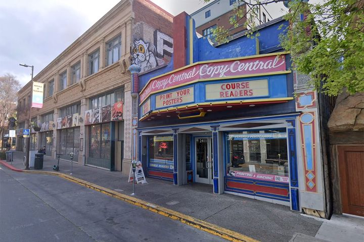 Police: Man arrested after grabbing woman on Telegraph