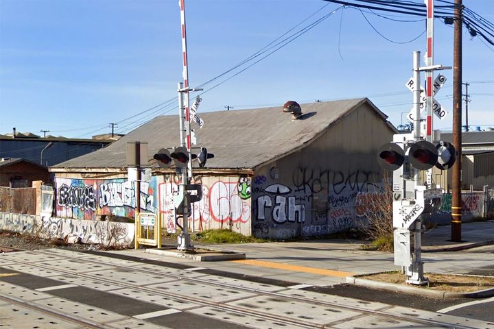 Abandoned building catches fire in northwest Berkeley