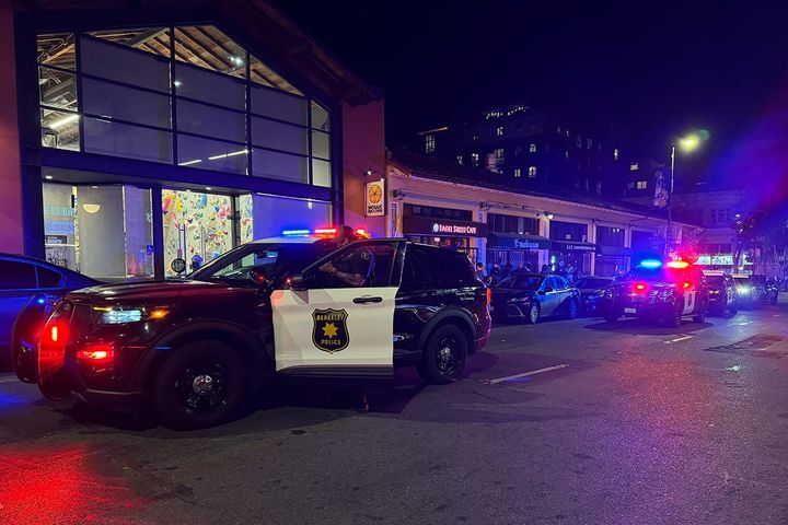 Female UC Berkeley student punched; man arrested