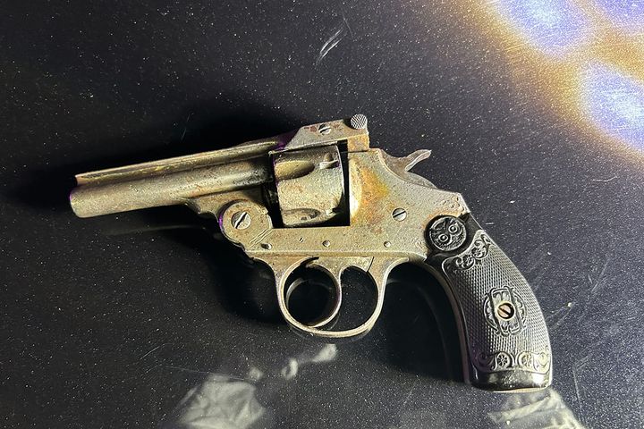 Parolee with gun arrested after robbery of Berkeley woman