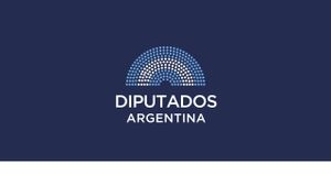 Adorni anuncia acuerdo de libre comercio con EE.UU. y exención de visas