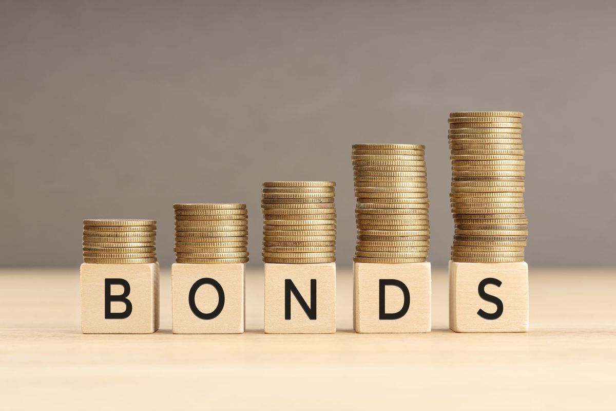 The Ultimate Guide to Investing in Bonds: A Comprehensive Overview