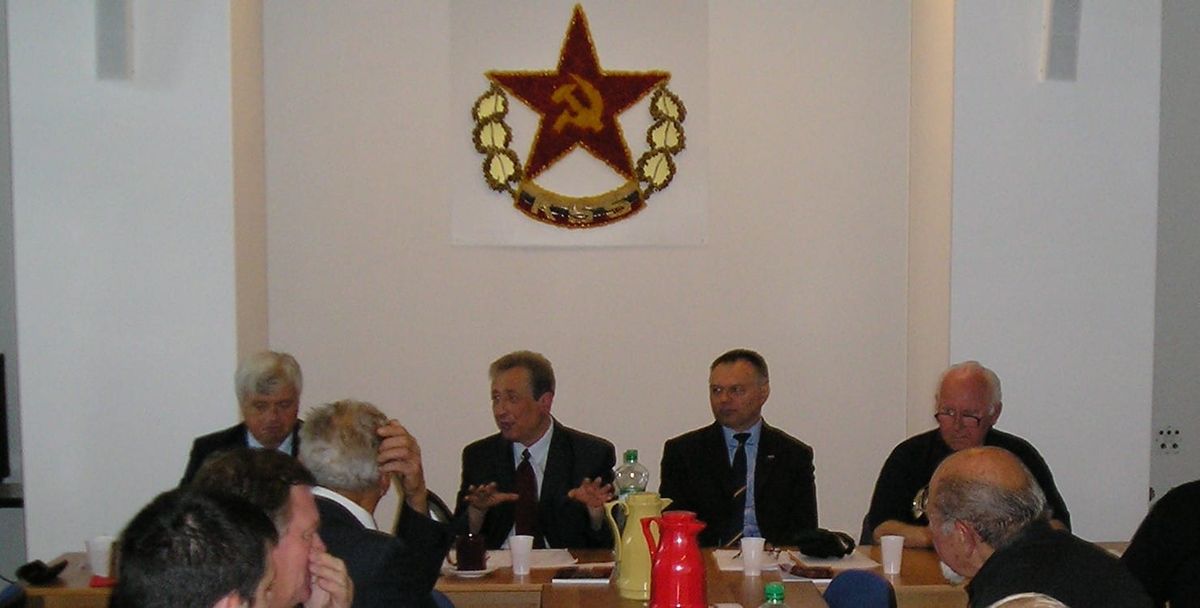 My, Komunisti-21 diskutujeme zavedenie verejných volieb namiesto súčasných tajných demokratických volieb